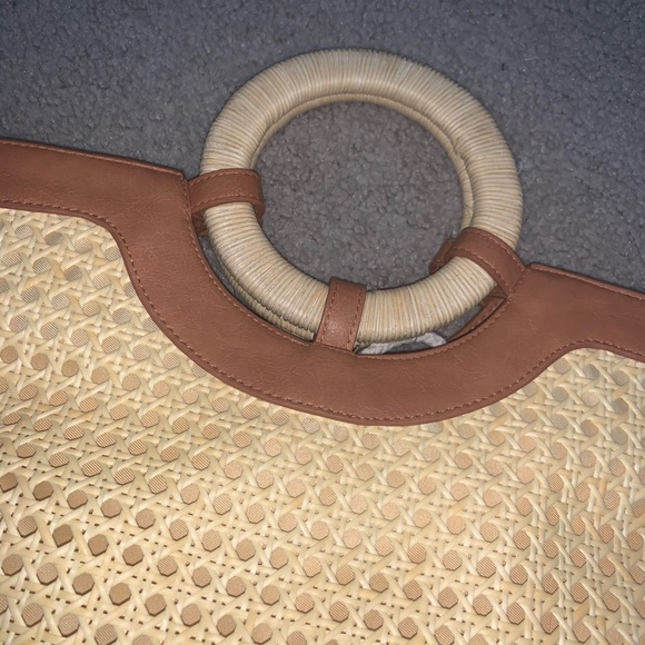 Universal Thread Women's Half Moon Satchel Handbag - Picture 4 of 8